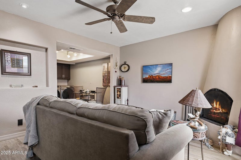 8054 Oak St, Scottsdale, AZ 85257