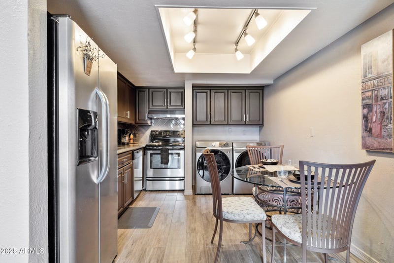 8054 Oak St, Scottsdale, AZ 85257