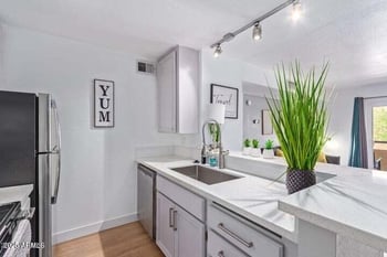 8055 Thomas Rd #C203, Scottsdale, AZ 85251