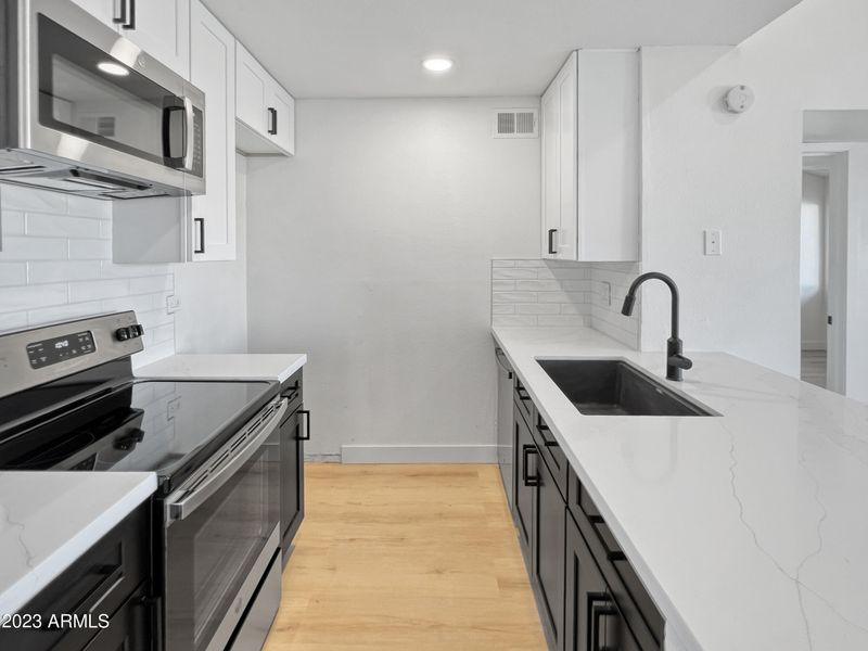 8055 E Thomas Rd #C305, Scottsdale, AZ 85251