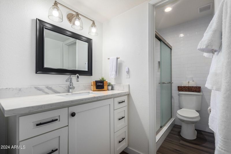 8055 E Thomas Rd #E104, Scottsdale, AZ 85251