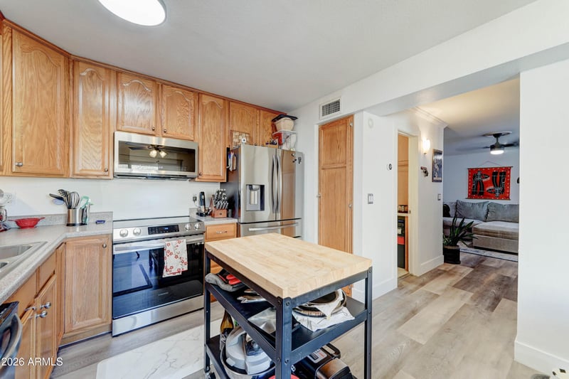 8055 Thomas Rd #D102, Scottsdale, AZ 85251