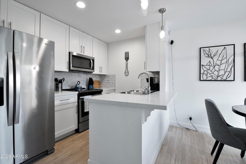 8055 Thomas Rd #D105, Scottsdale, AZ 85251