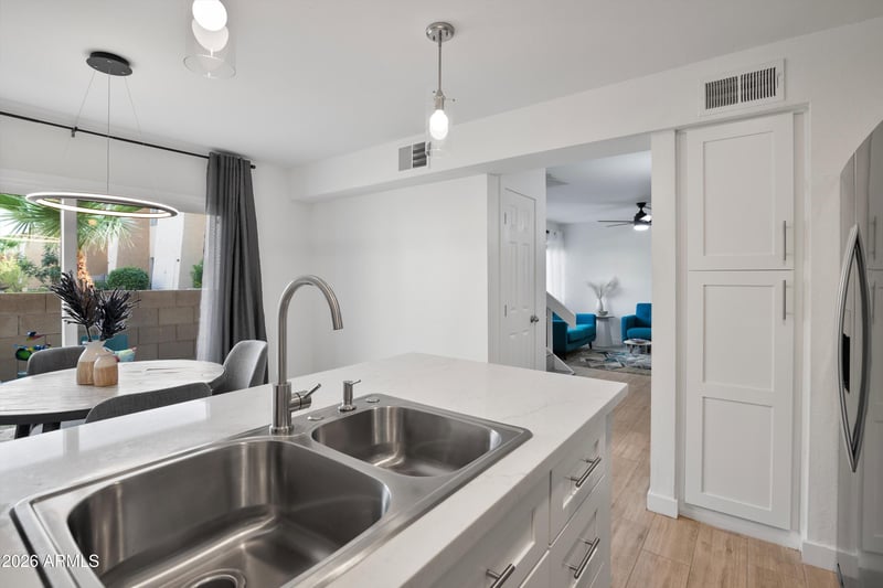 8055 Thomas Rd #D105, Scottsdale, AZ 85251