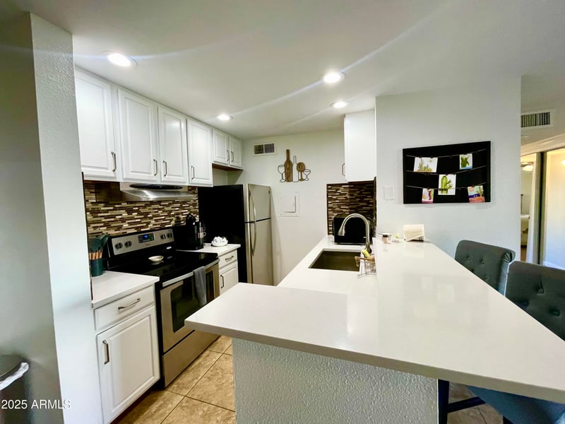 8055 Thomas Rd #G101, Scottsdale, AZ 85251