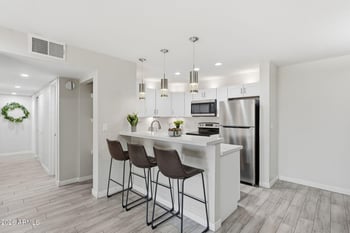 8055 Thomas Rd #H102, Scottsdale, AZ 85251