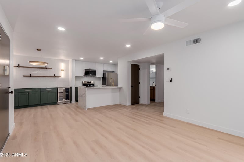 8055 Thomas Rd #M101, Scottsdale, AZ 85251