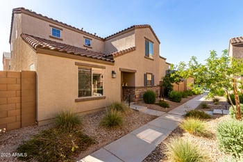 8059 Agora Ln, Phoenix, AZ 85043