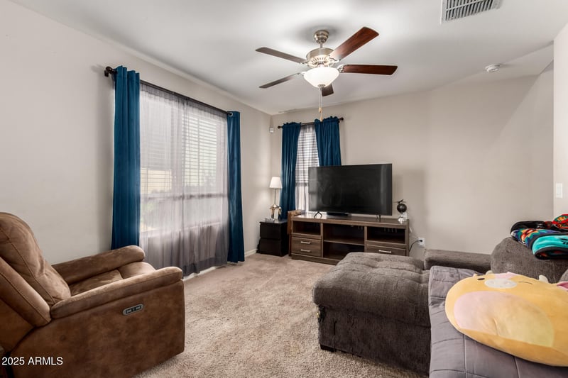 8059 Agora Ln, Phoenix, AZ 85043
