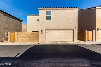 8059 Agora Ln, Phoenix, AZ 85043