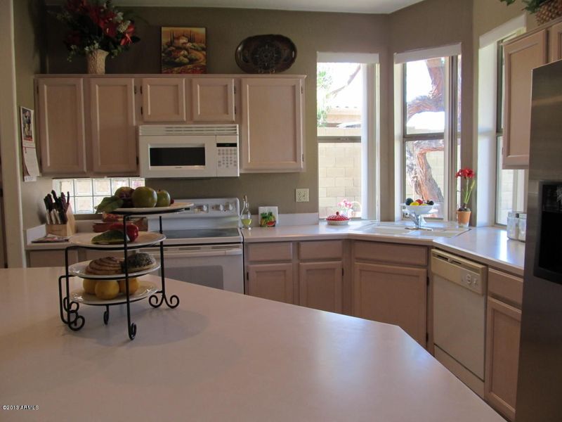 806 E Goldenrod St, Phoenix, AZ 85048