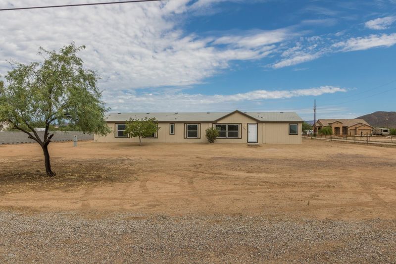 806 E Maddock Rd, Phoenix, AZ 85086