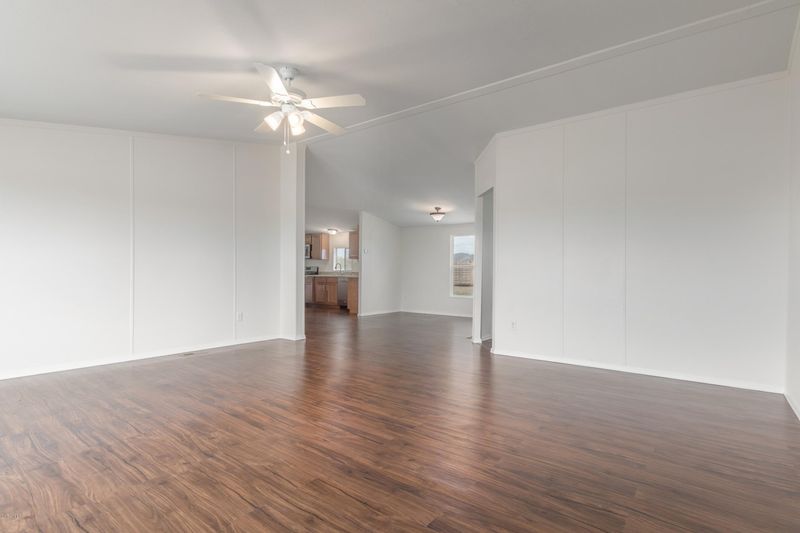 806 E Maddock Rd, Phoenix, AZ 85086