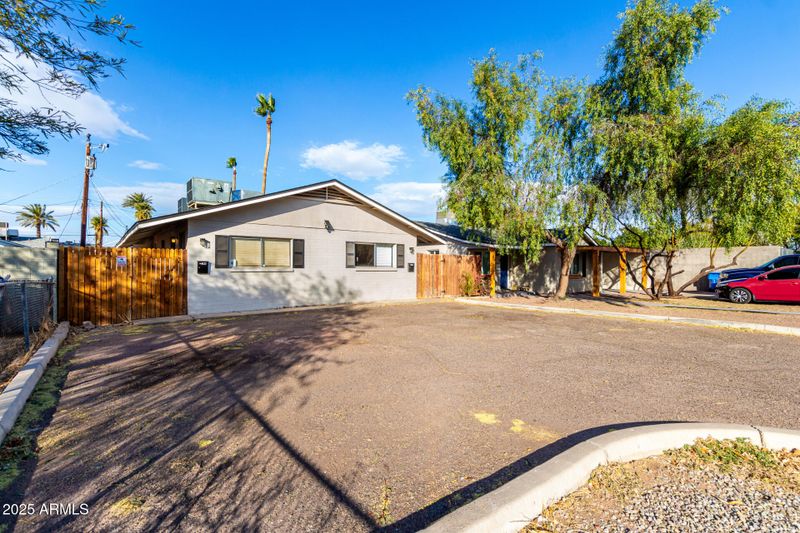 806 E Montecito Ave, Phoenix, AZ 85014