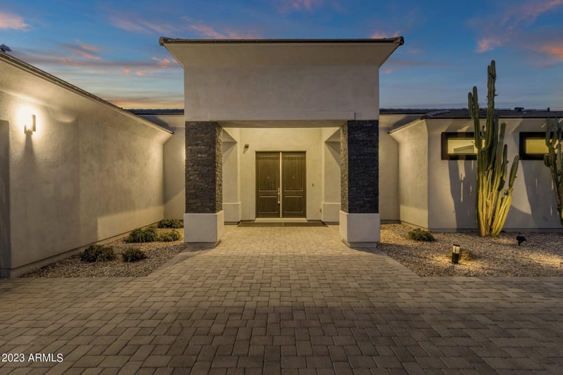 8060 W Belmont Ave, Glendale, AZ 85303