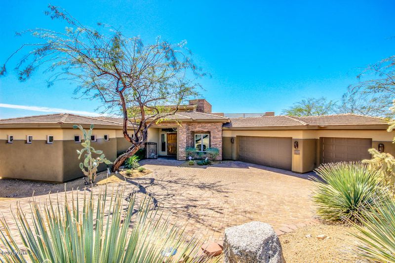 8063 E Echo Canyon St, Mesa, AZ 85207