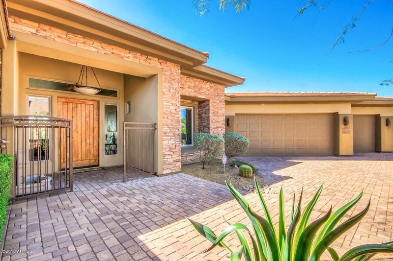 8063 E Echo Canyon St, Mesa, AZ 85207