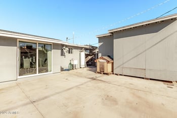 807 Dolphin Ave, Mesa, AZ 85204