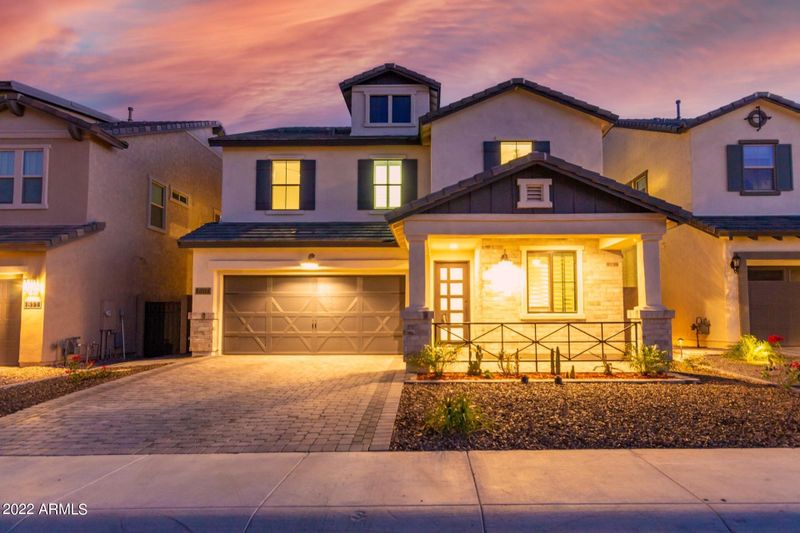 807 E Deer Creek Rd, Phoenix, AZ 85048