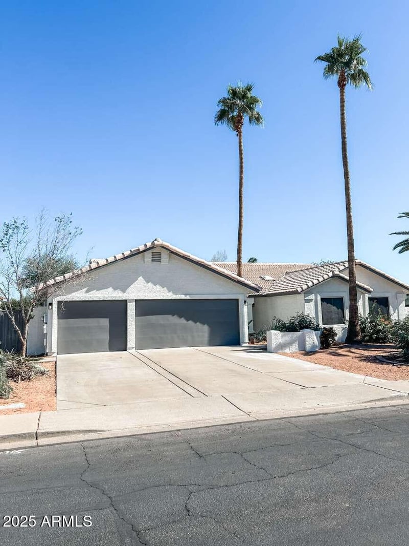 807 Hill Cir, Mesa, AZ 85203