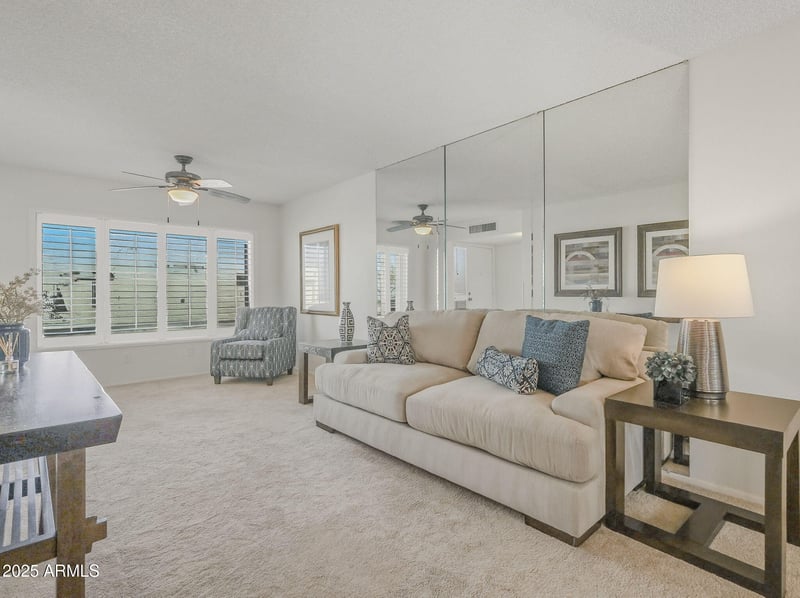 807 Michelle Dr, Phoenix, AZ 85022