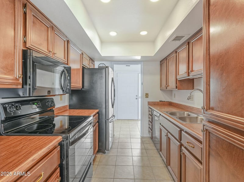 807 Michelle Dr, Phoenix, AZ 85022