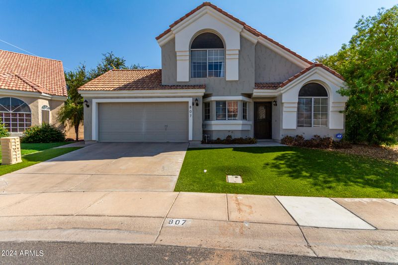 807 W Bradford Dr, Gilbert, AZ 85233