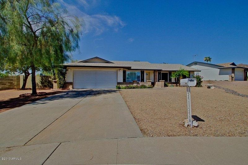 808 E Caribbean Ln, Phoenix, AZ 85022