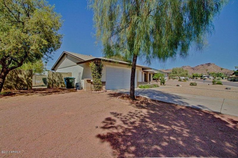 808 E Caribbean Ln, Phoenix, AZ 85022