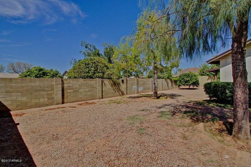 808 E Caribbean Ln, Phoenix, AZ 85022