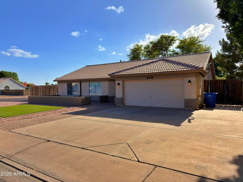808 Winthrop Cir, Mesa, AZ 85213