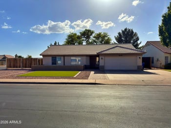 808 Winthrop Cir, Mesa, AZ 85213