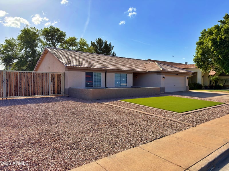 808 Winthrop Cir, Mesa, AZ 85213
