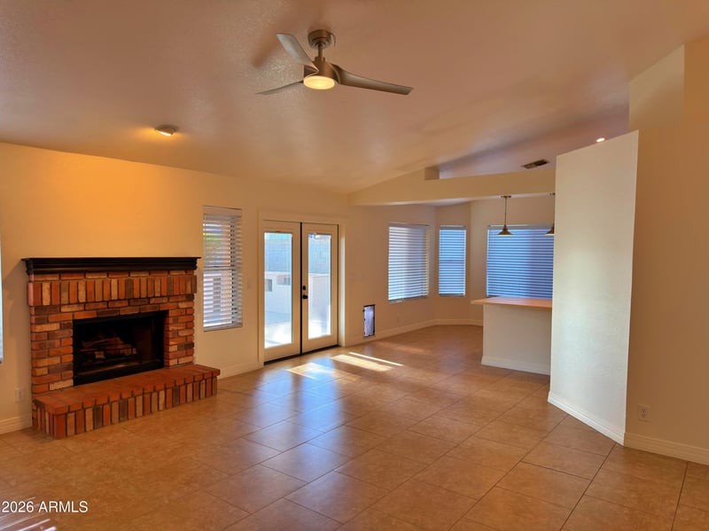 808 Winthrop Cir, Mesa, AZ 85213