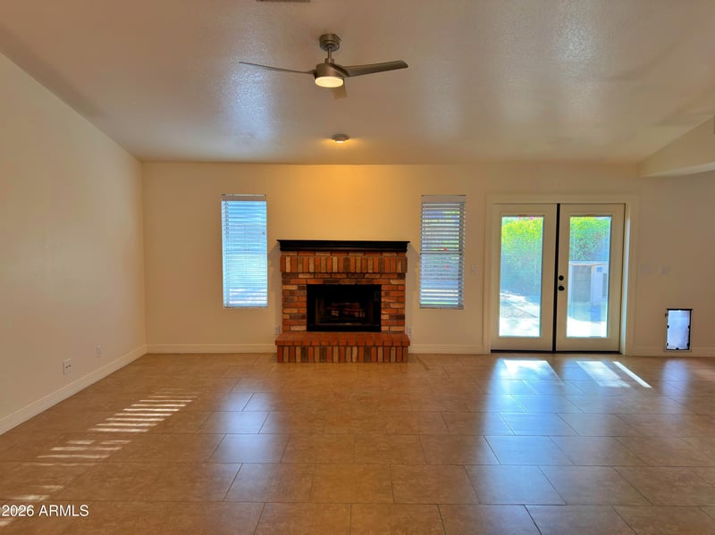 808 Winthrop Cir, Mesa, AZ 85213