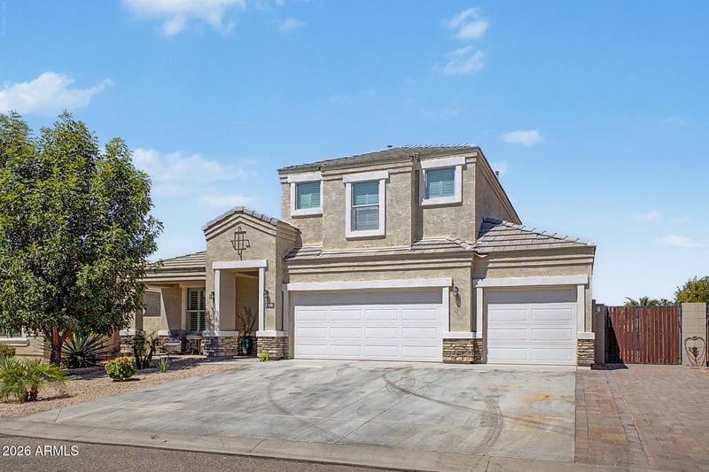 808 Brangus Way, San Tan Valley, AZ 85143