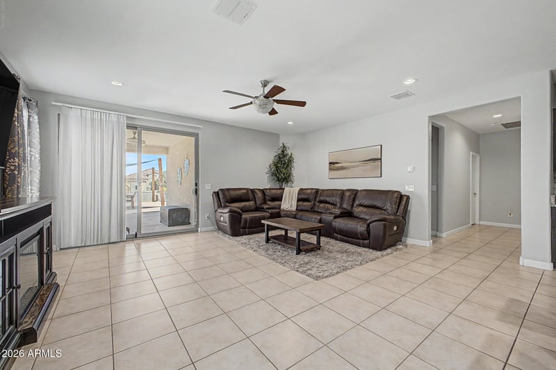 808 Brangus Way, San Tan Valley, AZ 85143