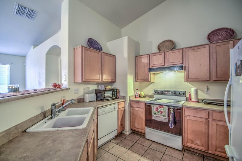 808 W Chambers St, Phoenix, AZ 85041