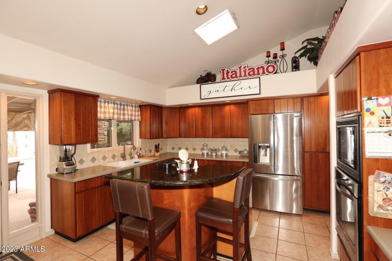 8082 N 16th Ave, Phoenix, AZ 85021
