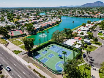 8084 Del Laton Dr, Scottsdale, AZ 85258