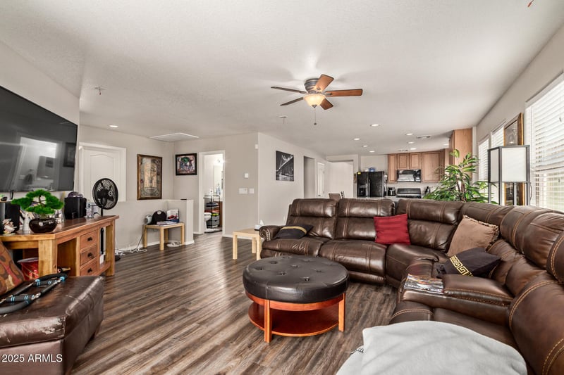 809 Cowboy Cove Trl, San Tan Valley, AZ 85143