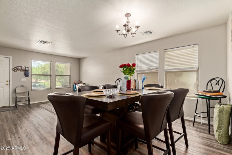 809 Cowboy Cove Trl, San Tan Valley, AZ 85143