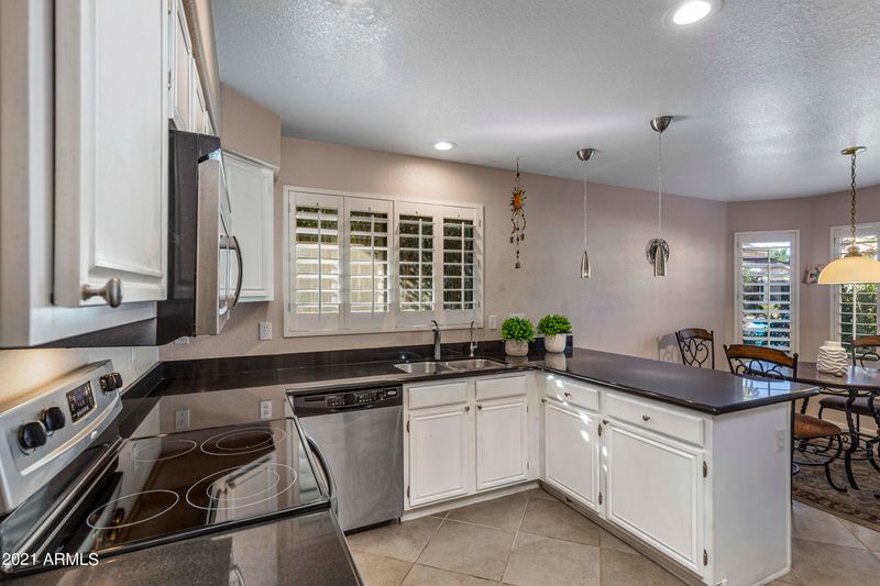 809 E Sack Dr, Phoenix, AZ 85024
