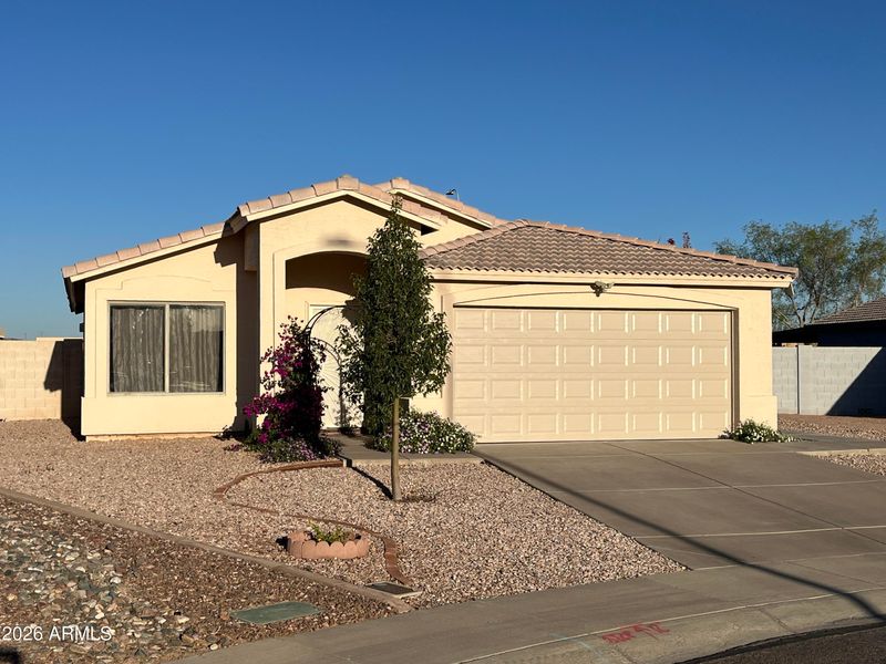 8091 N 87th Dr, Peoria, AZ 85345