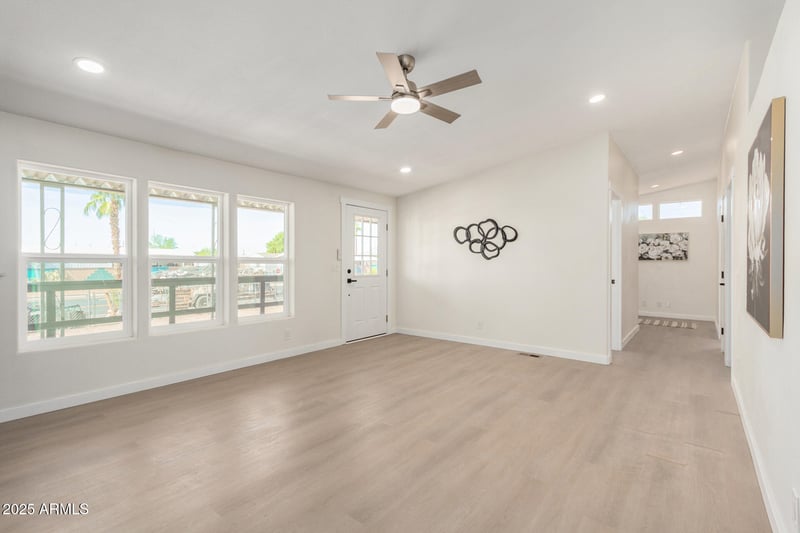 81 Tomahawk Rd, Apache Junction, AZ 85119