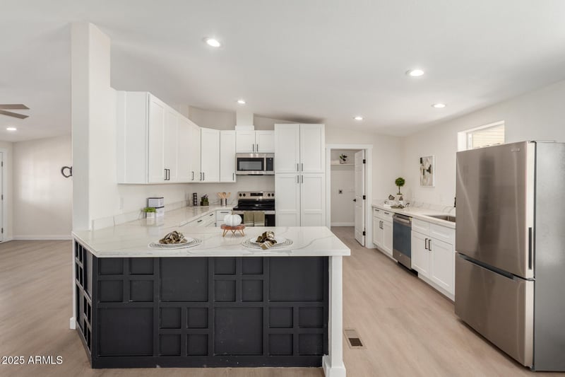 81 Tomahawk Rd, Apache Junction, AZ 85119