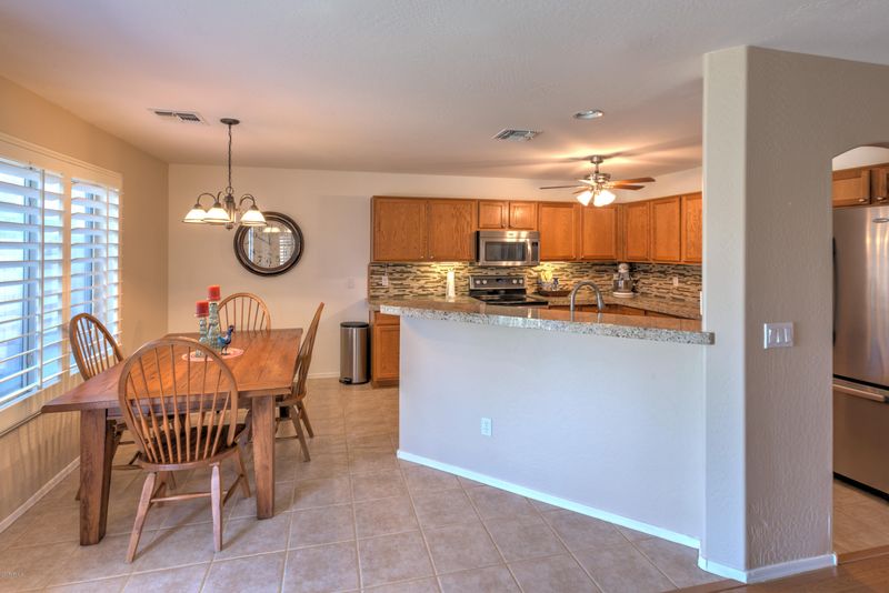 810 E Desert Holly Cir, San Tan Valley, AZ 85143