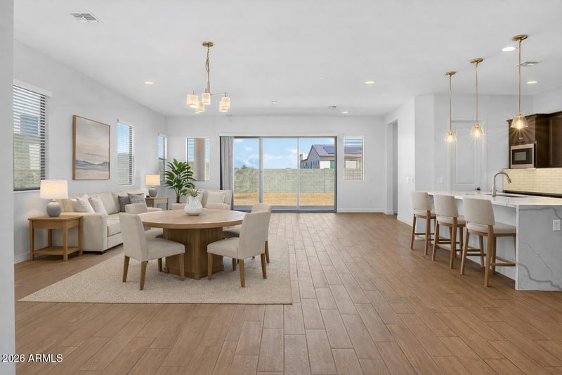810 Hopi Trl, Phoenix, AZ 85042