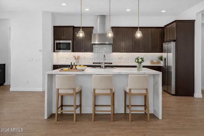 810 Hopi Trl, Phoenix, AZ 85042