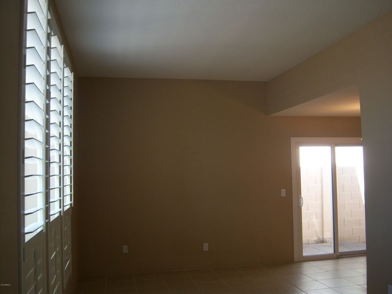 810 E Michelle Dr, Phoenix, AZ 85022